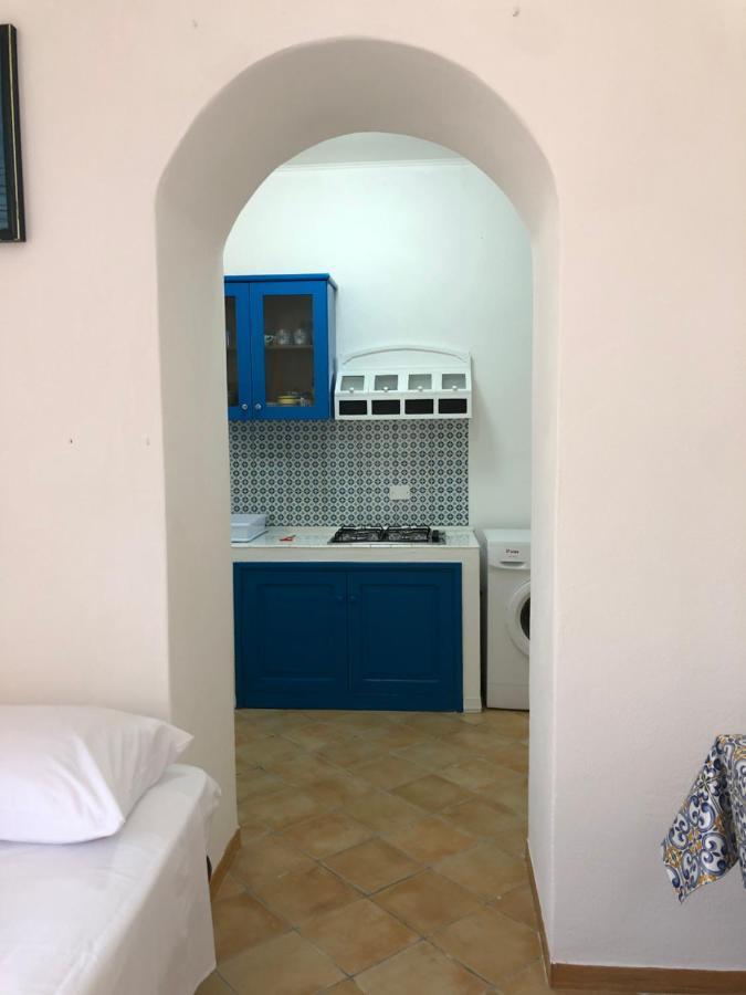Il Cortiletto - Lipari Centro Apartment Bagian luar foto