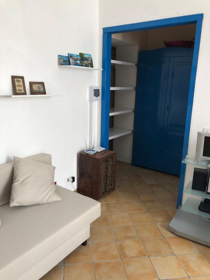 Il Cortiletto - Lipari Centro Apartment Bagian luar foto