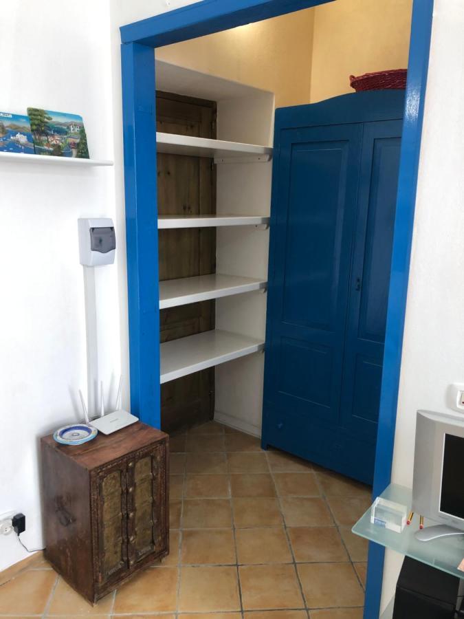 Il Cortiletto - Lipari Centro Apartment Bagian luar foto